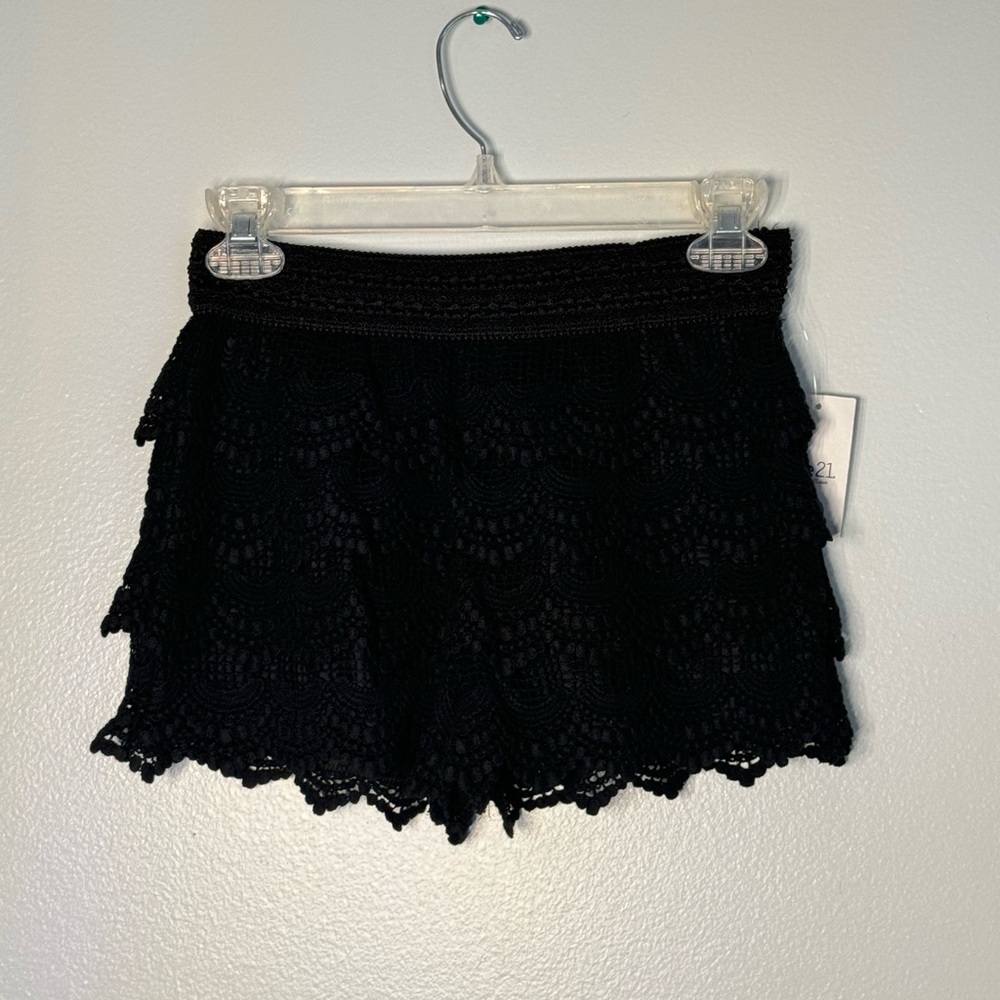 Rue21 Black Textured Lace Shorts